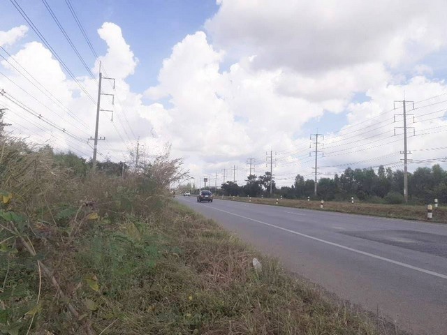 ขายที่ดินสวย 3-1-5 ไร่ ใกล้ห้างโลตัสโชคชัย ติดถนนโชคชัย-เดชอุดม อ.โชคชัย นครราชสีมา  ZE565