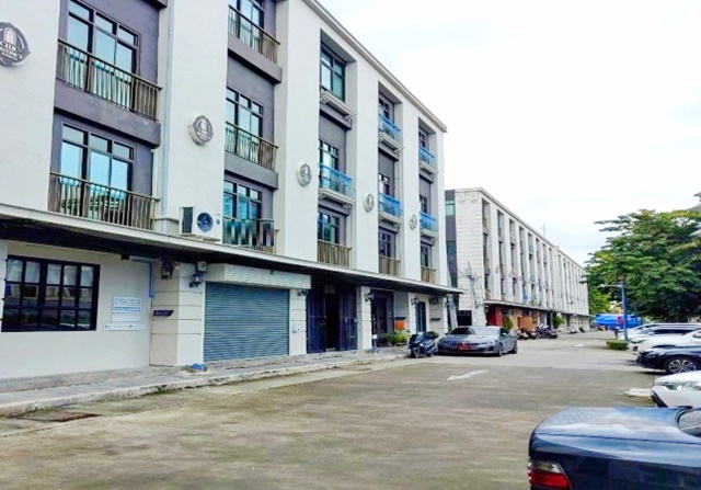 ตกแต่งใหม่ เดอะมอลล์ รามคำแหง 22ตรว. 272ตรม. 44,999B-M 6นอน 3น้ำ 2จอดรถ 8แอร์ สำนักงานให้เช่า 4 ชั้น รามคำแหง51-55 ลาดพร้าว 110-114  The Mall Ramkhamhaeng 22sq.wa. 272sq.m. Ramkhamhaeng51-55 LatPhrao 110-114 newly decorated 44,999B-M 6bed 3bath 2parking 8A/C. Office for rent 4 flo0rs. ถ.รามคำแหง แขวงพลับพลา เขตวังทองหลาง กรุงเทพมหานคร 103126 ห้องนอน3 ห้องน้ำ2จอดรถ8 แอร์ห้องเปล่าพร้อมใช้งาน (ไม่มีเฟอร์นิเจอร์)Scan นิ้วมือเข้า-ออกประตูเหล็กม้วนด้านหน้าสถานที่ใกล้เคียงโรงเรียนบดินทรเด