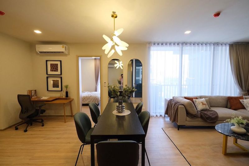 BH2496  ให้เช่าคอนโด XT Phayathai เอ็กซ์ที พญาไท ชั้น11 3ห้องนอน  2ห้องน้ำ ขนาด 100.5 ตร.ม. ใกล้ BTS พญาไท / Airport Link ราชปรารภcontact : คุณบัว Bua Agent 0936464597, 0826914598Line : Bua093ให้เช่า 90,000 บาทต่อเดือน BH2496 คอนโด XT Phayathai เอ็กซ์ที พญาไท ห้องตกแต่งสวย เฟอร์นิเจอร์ครบ พร้อมเข้าอยู่ (ทั้งหมด 37 ชั้น)ห้องขนาดใหญ่ อยู่สบาย ได้ครัวปิด(ทำอาหารได้จริงจัง) Living ขนาดใหญ่มาก TV 65 นิ้ว โต๊ะกินข้าว 6 ที่นั่ง Sofa L shape ขนาดใหญ่ มีโต๊ะทำงานแยกเป็น