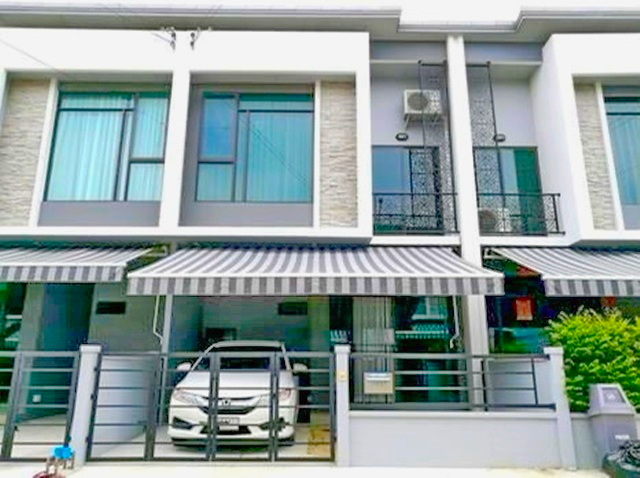 อนุญาตเลี้ยงสัตว์ Central Westgate อิเกีย 21ตรว. 158ตรม. 13,999B-M 2.59ลบ. 3นอน 2น้ำ 1จอดรถ 2แอร์ 2.59 ล้านบาทMRT คลองบางไผ่  ให้เช่า-ขาย ทาวน์โฮม 2 ชั้น พร้อมคลับเฮ้าส์หรู  Central Westgate Pets allowed IKEA 21sq.wa. 158sq.m. MRT Klongbanpai For Rent-Sell townhome 2-story a luxury clubhouse. 13,999B-M 2.59million baht 3bed 2bath 1parking 2A/C. 2.59 Million Bahtถ.ชนบท  นนทบุรี 1009ซ.สองพี่น้อง ถ.เทอดพระเกียรติ 2 ต.เสาธงหิน อ.บางใหญ่ นนทบุรี 11140 หลังบ้านติดรั้วโครงการได้พื้นที่มากกว่าใคร (มีความสวนตัวสูง) 3 ห้องนอน2 ห้องน้