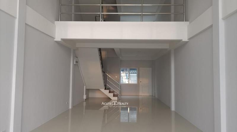 ขายด่วนพร้อมผู้เช่า ทาวน์โฮมปากซอย รามคำแหง174 Sh-661009-0001