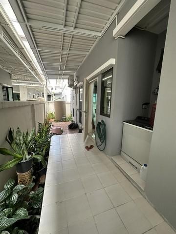 ให้เช่าบ้านเดี่ยว 2 ชั้น ใกล้เดอะมอลล์บางกะปิ โครงการออร่า รามคำแหง 94   ตรงข้าม Pasio รามคำแหงมี 3 ห้องนอน เฟอร์ครบพร้อมอยู่