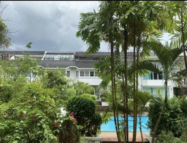 ให้เช่าทาวน์โฮม Prompak Place ทองหล่อ ตกแต่งสไตล์ Modern Oriental ทำเลกลางใจเมือง ใกล้บีทีเอสสายสีเขียวสุขุมวิท