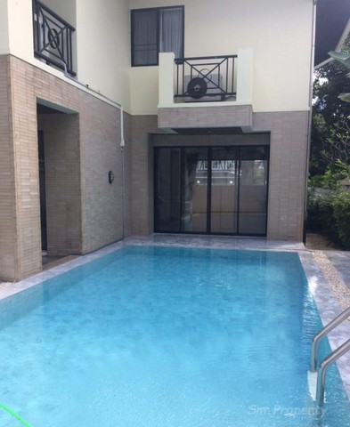 Sm540  ให้เช่าบ้านเดี่ยว 2 ชั้น  200  ตร.วา พร้อมสระว่ายน้ำส่วนตัว ย่านวิภาวดีรังสิต  ตกแต่งพร้อมอยู่รายละเอียด บ้านเดี่ยว 2 ชั้น พร้อมสระว่ายน้ำส่วนตัว ย่านวิภาวดีรังสิต เนื้อที่  200 ตารางวา  พื้นที่ใช้สอย 600 ตารางเมตร จำนวน 4 ห้องนอน 5 ห้องน้ำ 2 ห้องแม่บ้านแยกต่างหาก  ที่จอดรถ 8 คันพร้อมเครื่องปรับอากาศ 8 เครื่อง เฟอร์นิเจอร์ครบ และสระว่ายน้ำส่วนตัวใกล้ถนนวิภาวดีรังสิ�