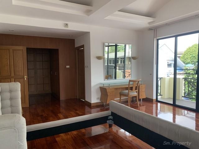 Sm540  ให้เช่าบ้านเดี่ยว 2 ชั้น  200  ตร.วา พร้อมสระว่ายน้ำส่วนตัว ย่านวิภาวดีรังสิต  ตกแต่งพร้อมอยู่