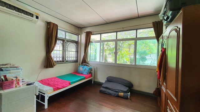 ขายบ้านสวนพร้อมที่ดิน 200 ตรว. ลาดปลาเค้าซอย 5 ลาดพร้าว-วังหิน  ติดคลองลาดพร้าว บรรยากาศเงียบสงบ ราคาถูก