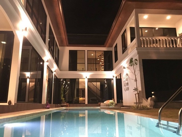 ขายพูลวิลล่าหรู 5 ห้องนอน 5 ห้องน้ำ ใกล้เซนทรัลเฟส ดอยสะเก็ด จ.เชียงใหม่