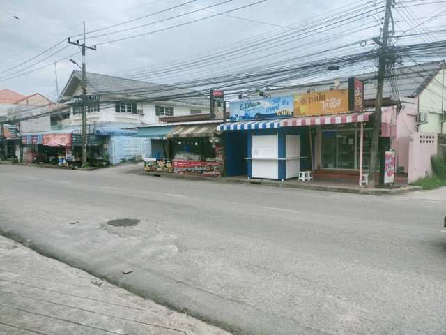 ขายที่ดินพร้อมสิ่งปลูกสร้างติดถนนราษฎร์บำรุงใจกลางเมืองระยอง 1025 ตารางวา