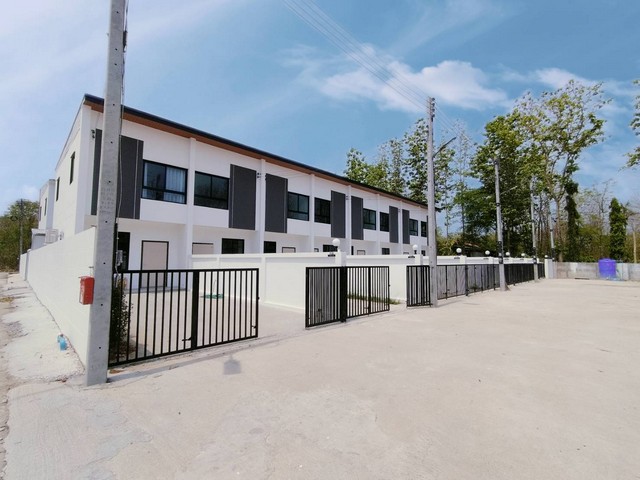 ขายด่วน ราคาพิเศษ ทาวน์โฮม 2 ชั้น เพียง 1.19 ลบ สันป่าตอง เชียงใหม่ 