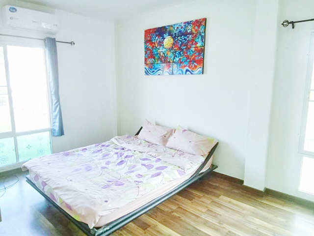 บรรยากาศดี ดาดฟ้านั่งชิว วิลล่า มาร์เก็ต หัวหิน ให้เช่า-ขาย ทาวน์โฮม 2 ชั้น 22ตรว.155ตรม. 3นอน 2น้ำ 2จอดรถ 2แอร์