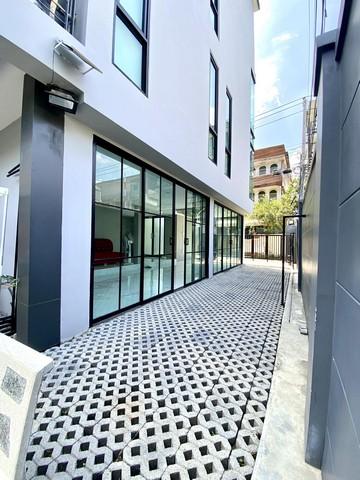 C3888 ให้เช่าและขายโฮมออฟฟิศ 4 ชั้น โครงการ เดอะ ฟรอนท์ ลาดพร้าว-รัชดา The Front Ladprao-Ratchada หลังมุม ใกล้BTS สายสีเหลือง