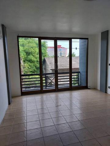 C3880 ให้เช่าและขายโฮมออฟฟิศ 4 ชั้น ถนนศรีวรา ย่านทาวน์อินทาวน์ ใกล้เลียบทางด่วน