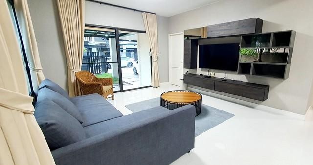 PT12 ให้เช่า บ้านเดี่ยว 2 ชั้น โครงการ มัณฑนา บางนา กม.7 Mantana Bangna Km.7 ใกล้ เมกะบางนา เฟอร์นิเจอร์พร้อมเข้าอยู่ ***เลี้ยงสัตว์ได้  ถนนบางนา-ตราด ต.บางแก้ว อ.บางพลี จ.สมุทรปราการ*** ราคาเช่า 70,000 บาท /เดือนติดต่อ คุณช่อผกา 0616198565 LINE 0616198565บ้านเดี่ยว 2 ชั้น โครงการมัณฑนา บางนา กม.7เนื้อที่ 65.9 ตร.วา พื้นที่ใช้สอย 172 ตร.ม.4 ห้องนอน 3 ห้องน้ำ 1 ห้องต่อเติม (ของโครงการ)จอดรถ 2 คัน เลี้ยงสัตว์ได้ผ้าม่าน /