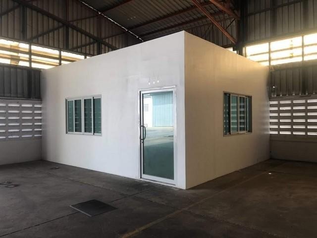 PT12 ให้เช่าโกดัง โรงงาน พร้อมสำนักงาน 1566 ตรม บนพื้นที่ 368 ตรว. ย่านบางคูวัด ปทุมธานีราคาเช่า 187,920 บาท*** ราคาเช่า 187,920 บาท / เดือน สัญญาเช่าขั้นต่ำ 1 ปีติดต่อ คุณช่อผกา 0616198565 LINE 0616198565โกดัง โรงงานพร้อมสำนักงาน ย่านบางคูวัด ปทุมธานีขนาดพื้นที่ 368 ตารางวา พื้นที่คลังสินค้าทั้งหมด 1,566 ตารางเมตรไฟฟ้า : 3 เฟสมีระบบรักษาความปลอดปลอดภัย รปภ. 24 ชั่วโมงสถานที่ใกล้เคียง1.ใกล้ถนนชัยพฤษ์2.ใ