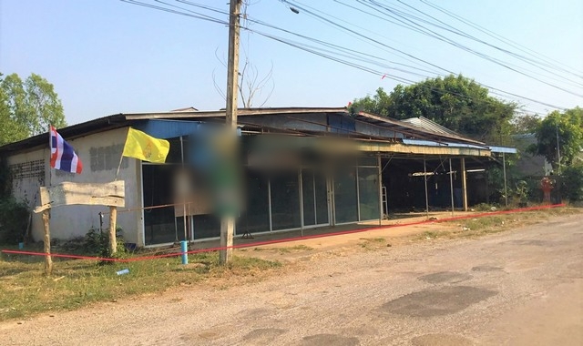 รายละเอียดเพิ่มเติมCode ID : PKK02-12770ราคาขาย       1,592,000 บาท- ขนาดพื้นที่ :  573.60 ตร.ว (1 ไร่ / 1 งาน / 73.60 ตร.ว) - พื้นที่ใช้สอย :  515.50 ตร.ม- จำนวนห้อง :  - ห้องนอน 1 ห้องน้ำ- จอดรถ :      1-2 คัน- บ้านตึกครึ่งไม้ :  2 ชั้น- บ้านตึกครึ่งไม้หันทางทิศ :- อายุอาคาร :   21 ปีพิกัดทรัพย์ :    https://maps.app.goo.gl/UopTtDfC3KuXLMKn8สถานที่ใกล้เคียง- ใกล้โลตัส โก เฟรช สาขาเรณูนคร นครพนม- ใกล้โลตัส ธาตุพนม- ใกล้มินิบิ๊กซี ธาตุพนม นครพนม - ใกล้โรงพยาบา