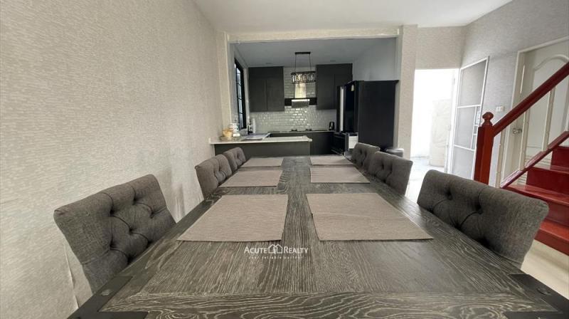 ขายด่วน ทาวน์โฮม 3 ชั้น (หลังริม) โครงการไลโอนอฟ แจ้งวัฒนะ-ดอนเมือง