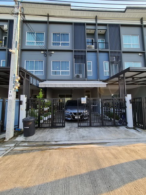 HL#29153 (L080346)ทาวน์โฮม สัมมากร อเวนิว สุวรรณภูมิ ถนน พัฒนาชนบท 3 แขวงคลองสองต้นนุ่น เขตลาดกระบัง กรุงเทพมหานคร  ข้อมูลสินทรัพย์    รหัสสินทรัพย์ L080346    ประเภทอสังหา ฯ  ทาวน์โฮม    ขนาดที่ดิน 22.10 ตร.ว.    พื้นที่ใช้สอย 176.00 ตร.ม.    จำนวนชั้น 3 ชั้น    ห้องนอน: 3, ห้องน้ำ: 3    แอร์ 2 เครื่อง รายละเอียดทาวน์โฮม สัมมากร อเวนิว สุวรรณภูมิ   บ้าน 3 ชั้น กว้าง 5.5 เมตร    เนื้อที่ 22.1 ตร.ว. พื้นที่ใช้สอยประมา