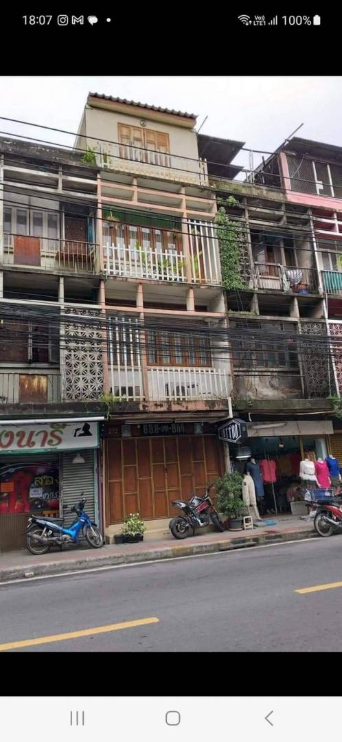 ให้เช่าและขายอาคารพานิชย์4ชั้น รัชดา ห้วยขวาง ดินแดง ใกล้ MRT ห้วยขวางให้เช่า 25,000 บาท /เดือนประกัน 2 เดือน ล่วงหน้า 1 เดือนติดถนน 3ห้องนอน 3 ห้องน้ำ ขนาด 15 ตร.วา ใกล้แหล่งชุมชน ใกล้ป้ายรถเมลล์2ห้องน้ำในตัว ไฟฟ้า ประปาพร้อมสนใจติดต่อ : โทร/ไลน์: คุณภพกร (หน่อย) 083-295-5496 (รหัสทรัพย์ 41SV)Line :   https://line.me/ti/p/UVKmW5YOfXLine ID: noi_itให้เช่า 25,000 บาท /เดือนประกัน 2 เดือน ล่วงหน้า 1 เดือนขาย 8.5ล้านบาทที่ตั้ง :: ถ. รั