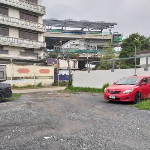 EPL-LS0256 ขายที่ดินเปล่าถมแล้ว ถนนรามอินทรา  เนื้อที่ 194 ตรว. ติดรถไฟฟ้าสายสีชมพู สถานีวัชรพล  กวา้ง 26 m. ลึก 27m.ทำเลดี เหมาะสร้างบ้าน