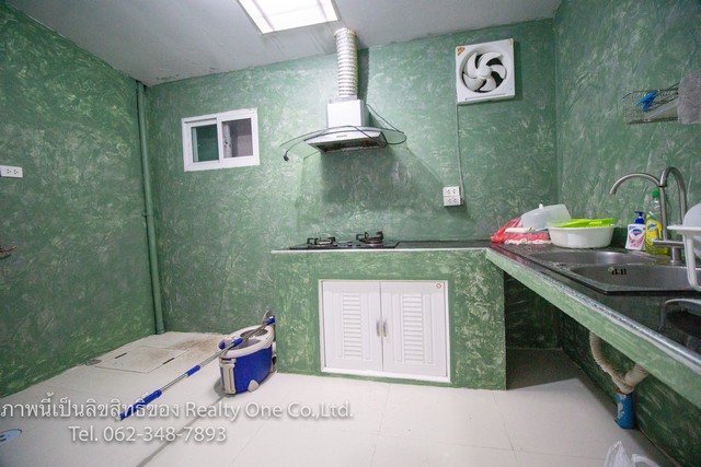 ขายบ้านทาวน์เฮ้าส์ หมู่บ้านสิรารมย์พลัส ดอนทอง ถนนสุวินทวงศ์ ต.บางตีนเป็ด อ.เมือง จ.ฉะเชิงเทรา