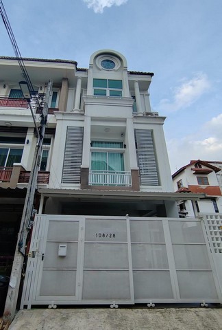 POR3409 ขาย ทาวน์โฮม รามอินทรา 14 (ซอยมัยลาภ) รีโนเวทใหม่ ตกแต่งสไตล์มินิมอล เฟอร์นิเจอร์ครบพร้อมอยู่ เดินทางสะดวก เข้าออกได้หลายเส้นทาง