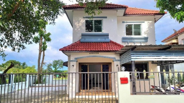 AP10003,500,000 Bath ขายบ้านเดี่ยวโครงการ : หมู่บ้านเค.ซี. การ์เด้นโฮม 18ที่ตั้งทรัพย์ :  ซอยนิมิตใหม่ 40 ถนนนิมิตรใหม่ แขวงสามวาตะวันออก เขตคลองสามวา กรุงเทพมหานคร 10510พื้นที่ 60.50 ตร.ว.3 ห้องนอน 2 ห้องน้ำ จอดรถ 5 คันจุดเด่นทรัพย์บ้านเดี่ยว 2 ชั้น หลังมุม ตกแต่งใหม่พร้อมอยู่ถนนหน้าบ้านกว้าง​ หันหน้าทิศ​ใต้ต่อเติมหลังคาที่จอดรถ, ปูกระเบื้องพื้นหลังบ้านวิวธรรมชาติสถานที่สำคัญใกล