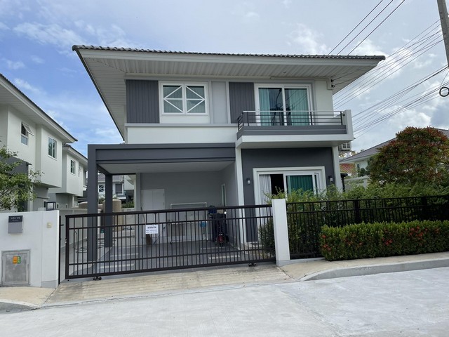 รหัส # TO804 ขายบ้านเดี่ยว 2 ชั้น หลังมุม 51.8 ตรว. หมู่บ้านศุภาลัย พาร์ควิลล์ 1 บางนา-เทพารักษ์ บิ้วอินครบ ใกล้ตลาดนัดเรือบิน*** ราคาขาย 7.9 ล้านบาท รวมโอน บ้านเดี่ยว 2 ชั้น หลังมุม หมู่บ้านศุภาลัย พาร์ควิลล์ 1 บางนา-เทพารักษ์ เนื้อที่ 51.8 ตรวพื้นที่ใช้สอย 175 ตรม4 ห้องนอน  (3 ห้องนอนบน 1 ห้องนอนล่าง)3 ห้องน้ำ1 ห้องครัว 1 สวน2 ที่จอดรถบ้านใหม่มาก แทบจะไม่ค่อยอยู่ บิ้วอินครบ ฟรี!!! แอร์ 6 ต