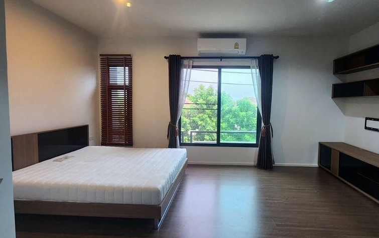 ให้เช่าทาวน์โฮม 3 ชั้น เพล็กซ์ เรสซิเดนซ์ เกษตร นวมินทร์ ถนนประเสริฐมนูกิจ