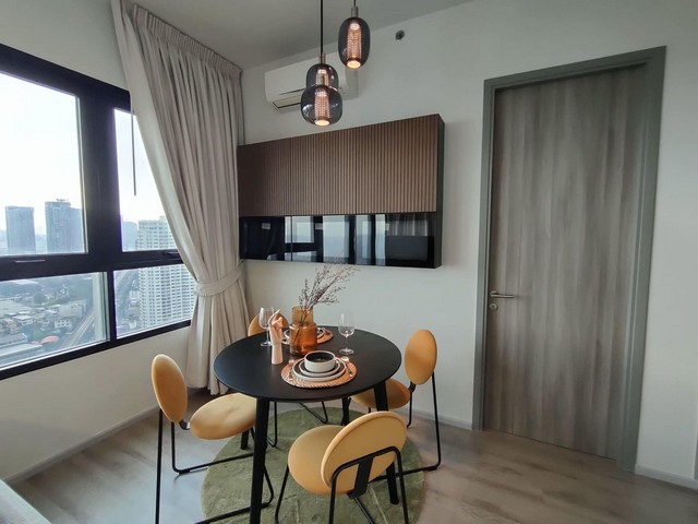 ให้เช่าคอนโด  Knightsbridge Prime Ratchayothin (ไนท์บริดจ์ ไพร์ม รัชโยธิน) ห้องใหญ่ ใหม่ มุมสวยวิวสระ 