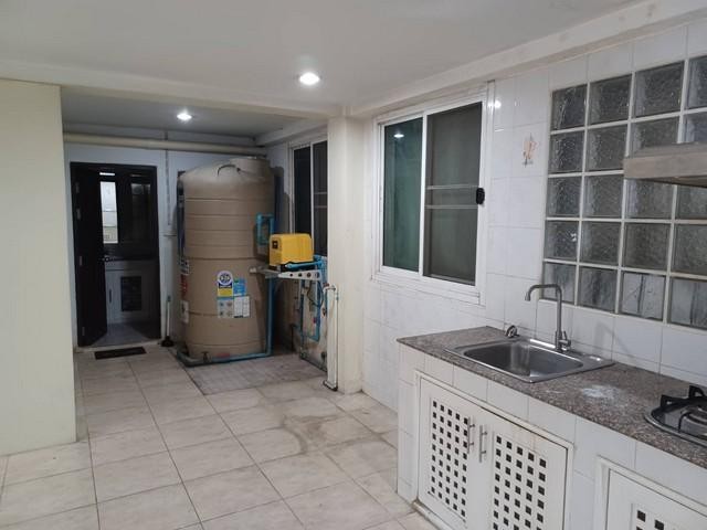 PDD02 ให้เช่า อาคารพาณิชย์ 2 คูหา บางใหญ่ อยู่ในตลาดกลางบางใหญ่ ใกล้MRTตลาดบางใหญ่ เซ็นทรัลเวสต์เกต ถนนกาญจนาภิกเษก ซอยหมู่บ้านบางใหญ่ซิตี้เซ็นเตอร์ 10 เหมาะทำธุรกิจราคาเช่า 28,000 บาท / เดือน (สัญญาขั้นต่ำ 1 ปี ประกัน 2 เดือน ล่วงหน้า 1 เดือน)ติดต่อ คุณช่อผกา 0616198565 LINE 0616198565ที่ตั้ง ถนนกาญจนาภิกเษก ซอยหมู่บ้านบางใหญ่ซิตี้เซ็นเตอร์ 10 ตำบล เสาธงหิน อำเภอบางใหญ่ นนทบุรี 11140เนื้อที