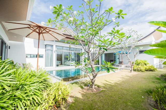 For Rent : Boat Avenue, Luxury Private Pool Villa, 3 bedrooms 3 Bathrooms, Pool view.