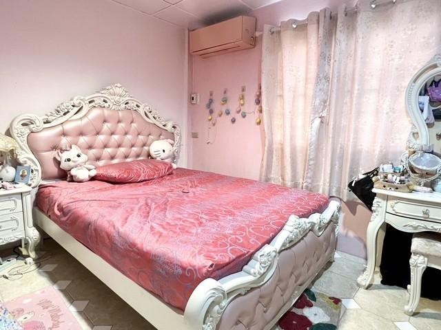 PT12 ขาย ทาวน์เฮ้าส์ หมู่บ้าน ธรรมสาธิต วชิรธรรม57 แยก 26 ถนนสุขุมวิท 101-1 ใกล้ BTS ปุณณวิถี BTS อุดมสุข*** ราคาขาย 2,770,000 บาทติดต่อ คุณช่อผกา 0616198565 LINE 0616198565ทาวน์เฮ้าส์ 2 ชั้น หมูบ้านธรรมสาธิต วชิรธรรม57 แยก 26 ถนนสุขุมวิท 101/1เนื้อที่ : 16 ตารางวา 2 ห้องนอน 2 ห้องน้ำ1 ห้องครัวที่จอดรถ 1 คันแถม : แอร์ห้องรับแขกต่อเติมครัวไทยด้านหลังสถานที่ใกล้เคียง :· ใกล้ BTS ปุณณวิถี, BTS อุดมสุข· เดินทางสะดวก เชื่