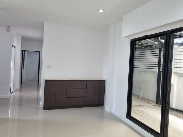 EPL-HS0924 ขายบ้านเดี่ยว  ซ.รามอินทรา 65 โครงการไลฟ์ บางกอก บูเลอวาร์ด  191 ตรม 4 ห้องนอน 3 ห้องน้ำ เนื้อที่ 52.5 ตรว. ใกล้รถไฟฟ้าสายสีชมพู