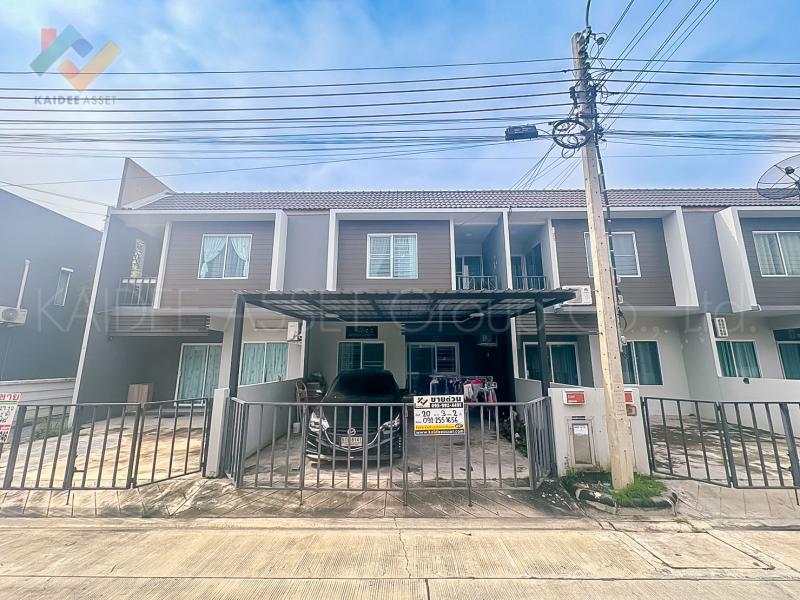 รหัสทรัพย์ : 99045ทาวน์โฮม อารียา เดอะ คัลเลอร์ส บางบัวทอง - 340ที่ตั้ง : ถนน 340 ตำบล ละหาร อำเภอ บางบัวทอง นนทบุรีรายละเอียดทรัพย์- เนื้อที่ 20 ตารางวา- พื้นที่ใช้สอย 118 ตารางเมตร- 3 ห้องนอน 2 ห้องน้ำ- 1 ห้องรับแขก 1 ห้องครัว- จอดรถในบ้าน 2 คันแผนที่ : https://maps.app.goo.gl/YwQg2bPamTkCte3QAราคาขาย 2,290,000 บาท **ซื้อง่าย ขายเร็ว ดูแลจบทุกขั้นตอน**ศูนย์บริการรับฝากขายบ้าน ที่ดิน คอนโด อสังหาทุกประเภท**ฟรีค่าโฆ