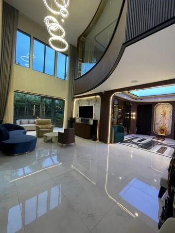 ขายบ้านเดี่ยวหรู 3 ชั้น 5 ห้องนอน โครงการ แกรนด์ บางกอก บูเลอวาร์ด อีสต์ พระราม 9 พื้นที่ใช้สอย 608 ตรม.5 ห้องนอน 6 ห้องน้ำ