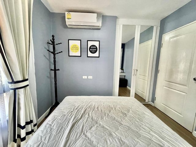 ICondo Sukhumvit 105 เป็นส่วนตัว ปลอดภัย ชั้น 6 BTS แบริ่ง***บริการรับฝากขาย/เช่าบ้าน  คอนโด และให้คำปรึกษา สนใจติดต่อได้ตลอดเวลา*** สนใจรายละเอียดเพิ่มเติมหรือรูปภาพหรือนัดชมห้อง ติดต่อ เอกชัย (Aui) T. 089-799-5598 Line ID:  @auiauiaui001  ( เติม @ ด้านหน้าด้วยนะครับ ) (Agent Post)--------------------------------------------------------------แบบห้อง 1 ห้องนอน 1 ห้องน้ำขนาด 30 ตรม. ชั้น 6 ห้องใหม่สะอาด ตกแต่งสวยงาม พร้อมเข้าอยู่รายละเอียด--------------------------------------------------------