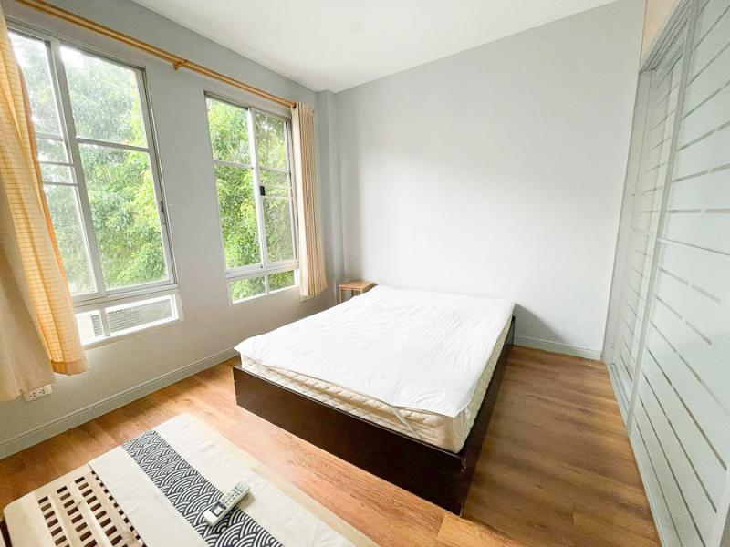 ให้เช่าทาวน์เฮ้าส์ 3ชั้น พื้นที่ใช้สอย 296  ตารางเมตร 4ห้องนอน  4ห้องน้ำ  บ้านกลางกรุง แกรนด์เวียนนา -พระราม3