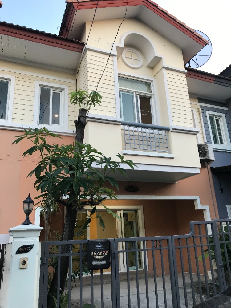 ให้เช่าทาวน์โฮม  2 ชั้น เนื้อที่ 21 ตารางวา 3 ห้องนอน พร้อมอยู่ จอดรถ ได้ 2 คัน  หมู่บ้านเดอะคอนเนค 5  ใกล้ซาฟารีเวิลด์