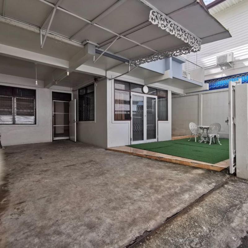 ให้เช่าบ้านเดี๋ยว 2 ชั้น เนื้อที่ 35 ตร.ว. 3 ห้องนอน 2 ห้องน้ำ ซอยเพชรบุรี 47 ใกล้ทางด่วนพระราม9และ ทางด่วนศรีรัช เลียบด่วนรามอินทรา