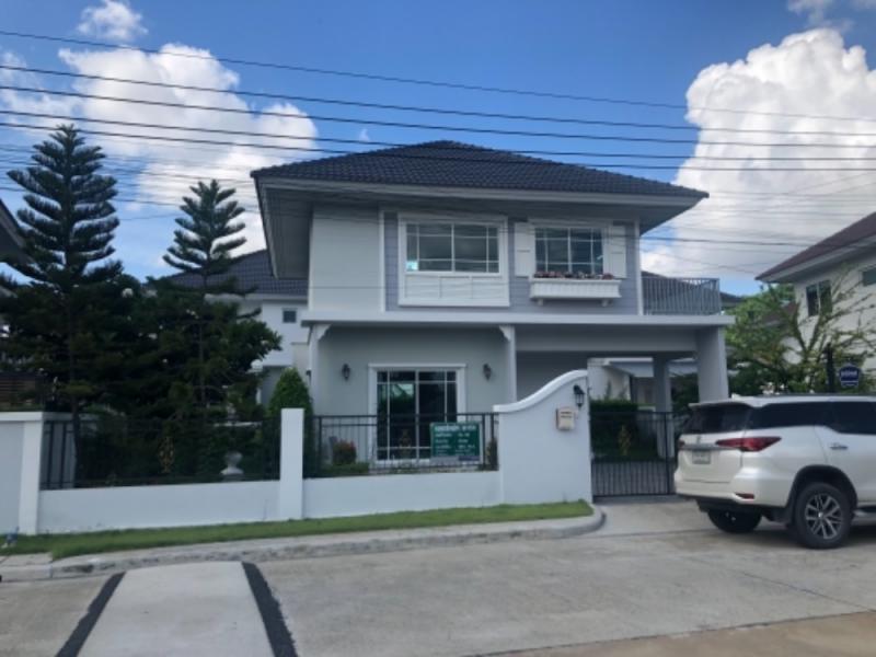 HR6734ให้เช่าบ้าน 2 ชั้น เนื้อที่ 58 ตารางวา 3 ห้องนอน 3 ห้องน้ำ  เฟอร์นิเจอร์ครบ หมู่บ้าน Perfect park ร่มเกล้าสุวรรณภูมิสนใจติดต่อคุณสามารถ 0918070863 ID line : samart863บ้าน Perfect Park สุวรรณภูมิ ถนนร่มเกล้าให้เช่าบ้านตัวอย่างพร้อมอยู่ เฟอร์นิเจอร์ครบ หมู่บ้าน Perfect park ร่มเกล้าสุวรรณภูมิพื้นที่ 58 ตารางวา พื้นที่ใช้สอย 130 ตารางเมตร3 ห้องนอน 3 ห้องน้ำ 1 ห้องรับแขก 1 ห้องครัวจอดรถได้2 คันเฟอร์นิเจอร์ครบ �