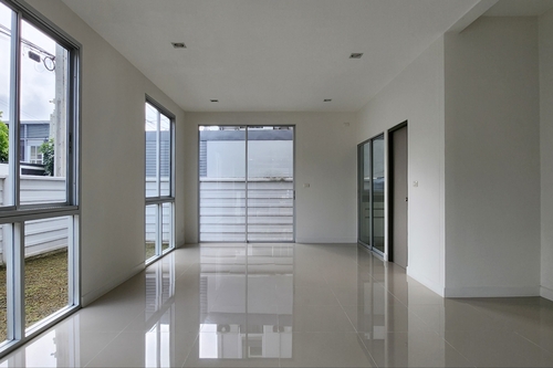 บ้านใหม่ หลังมุม : ทาวน์โฮมหรู หมู่บ้านสัมมากร รามอินทรา – วงแหวน