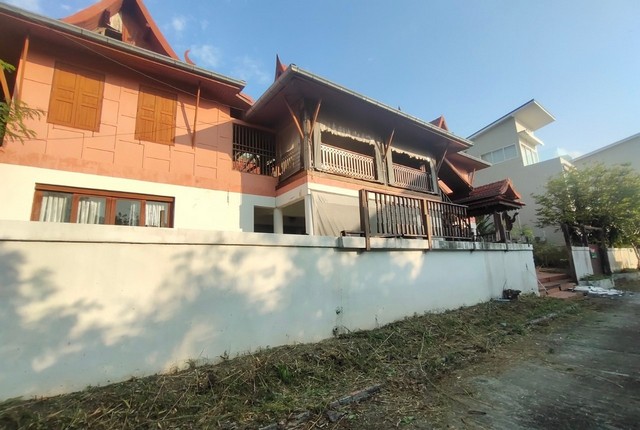  รายละเอียดเพิ่มเติม Code ID : PKK02-09272  ราคาขาย  11,298,000 บาท- ขนาดพื้นที่ :   170.60 ตร.ว.- พื้นที่ใช้สอย :  469.25 ตร.ม. - จำนวนห้อง :  6 ห้องนอน 8 ห้องน้ำ - ที่จอดรถ :     2  คัน- บ้านหันทางทิศ : ตะวันตกเฉียงเหนือ พิกัดทรัพย์ :  https://maps.app.goo.gl/N5qZVYUfumketHWg9    สถานที่ใกล้เคียง- ใกล้มินิบิ๊กซี บ้านปลายแหลม สมุย- ใกล้โรงพยาบาลสมุยอินเตอร์เนชั่นแนล - ใกล้ บิ๊กซีมินิท่าเรือบางรัก(สมุย)- ใกล้เทสโก้โลตัส แยกบ่อนไก่ เกาะสมุย 