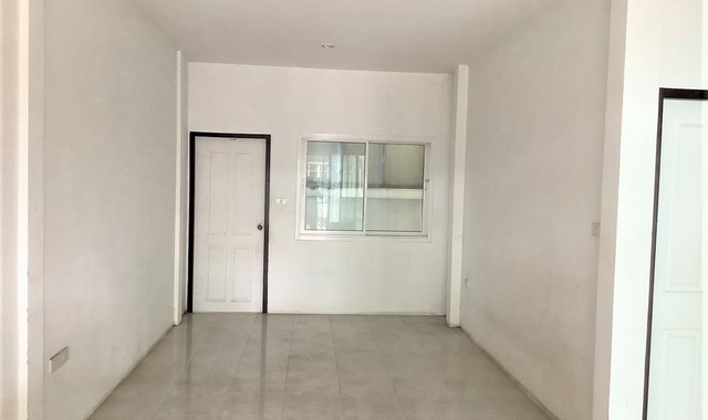 ขายทาวน์เฮ้าส์โครงการ บ้านสวยพารากอน อำเภอเวียงสระ จังหวัดสุราษฎร์ธานี PKK03-04637