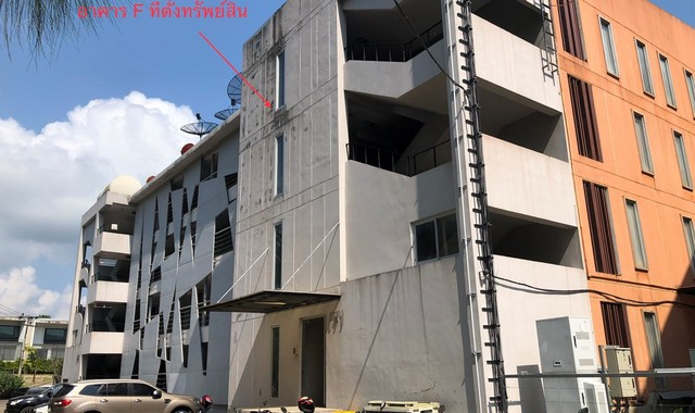 รายละเอียดเพิ่มเติม Code ID :  PKK05-01729  ราคาขาย 2,860,000  บาท- ขนาดพื้นที่ :   70.98 ตร.ม. - จำนวนห้อง :  1 ห้องนอน 1 ห้องน้ำ  - ชั้นที่  :  4- อาคาร :  F พิกัดทรัพย์ : https://maps.app.goo.gl/WYhqrF4fLGqN2NsF7    สถานที่ใกล้เคียง- ใกล้โรงพยาบาลบ้านดอนอินเตอร์ เกาะสมุย- ใกล้ เทสโก้โลตัส บ้านแม่น้ำ เกาะสมุย สุราษฎร์ธานี  - ใกล้โรงพยาบาลไทยอินเตอร์เนชั่นแนล - ใกล้เซเว่น สอบถามเพิ่มเติม/นัดชมโทร. 097-419-5982(พลอย)โทร. 096-932-4624(ออมสิน)Line : @panaya (มี@