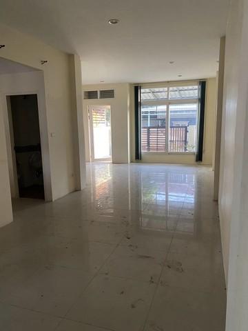 BS722  ขายอาคารพาณิชย์ 3 ชั้น 23 ตรว. ถนนซอยนาวงพัฒนา ใกล้สนามบินดอนเมือง ใกล้รถไฟฟ้าสายสีแดง ** มี 2 คูหาติดกัน **