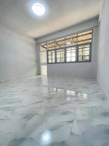 C3942 ขายด่วนทาวน์โฮม 3 ชั้น ซอยนวมินทร์38 ย่านนวมินทร์ ใกล้สวนนวมินทร์ภิรมย์เนื้อที่ 23 ตร.ว. พื้นที่ใช้สอย 92 ตร.ม. 3 ห้องนอน 3 ห้องน้ำ ที่จอดรถ: 1-2 คันสนใจนัดชมติดต่อ รหัสประกาศC3942คุณเฟลม  0638956397ID line : 0638956397: https://line.me/ti/p/LTVhEi9gAFC3942 ขายด่วนทาวน์โฮม 3 ชั้น ซอยนวมินทร์38 ย่านนวมินทร์ ใกล้สวนนวมินทร์ภิรมย์เนื้อที่: 23 ตร.ว.พื้นที่ใช้สอย: 92 ตร.ม.3 ห้องนอน:3 ห้องน้ำที่จอดรถ: 1-2 คันเดินทางสะดวก ห่าง ถ.นวม