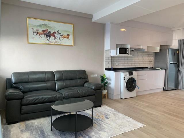 C3935 ให้เช่าทาวน์เฮ้าส์ 2 ชั้น โครงการ indy 2 บางนา-รามคำแหง 2 บ้านใหม่ ตกแต่งแล้ว ใกล้เมกะบางนาเนื้อที่ 19 ตรว 2 ห้องนอน 3 ห้องน้ำ 1 ห้องนั่งเล่น 1 ที่จอดรถในบ้านสนใจนัดชมติดต่อ รหัสประกาศC3935คุณเฟลม  0638956397ID line : 0638956397: https://line.me/ti/p/LTVhEi9gAFC3935 ให้เช่าทาวน์เฮ้าส์ 2 ชั้น โครงการ indy 2 บางนา-รามคำแหง 2 บ้านใหม่ ตกแต่งแล้ว ใกล้เมกะบางนาหน้าบ้านหันทางทิศเหนือ)แอร์ 3 ตัวเฟอร์นิเจอร์ และเครื่องใช้ไฟฟ