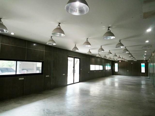 C3928 ให้เช่าอาคารสำนักงาน ลาดพร้าวซอย 83 ซอยติดกับบิ๊กซี เหมาะทำสำนักงาน มีที่จอดรถ10 คันเนื้อที่ 116 ตารางวา พื้นที่ใช้สอยทั้งหมด 464 ตารางเมตร พื้นที่ใช้สอยในตัวอาคาร 135 ตารางเมตร ห้องน้ำแยกชาย-หญิง ที่่จอดรถประมาณ 10 คันสนใจนัดชมติดต่อ รหัสประกาศC3928คุณเฟลม  0638956397ID line : 0638956397: https://line.me/ti/p/LTVhEi9gAFC3928 ให้เช่าอาคารสำนักงาน ลาดพร้าวซอย 83 ซอยติดกับบิ๊กซี เหมาะทำสำนักงาน มีที่จอดรถ10 คัน