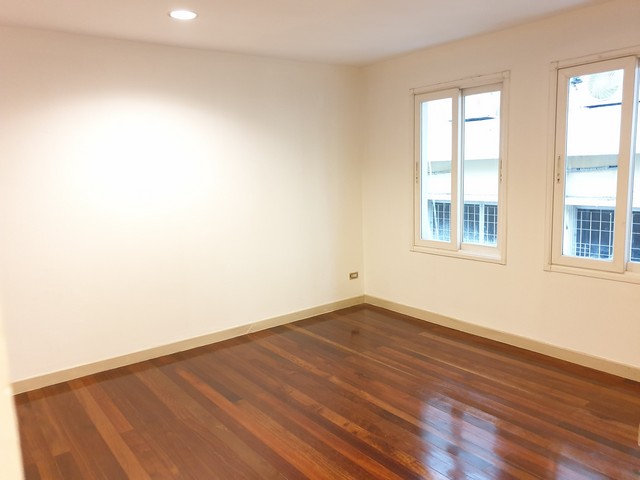 S2461 ให้เช่าและขายทาวน์โฮม 4 ชั้นครึ่ง ซอยลาดพร้าว 18  ทะลุซอยวิภาวดี 20 ย่านลาดพร้าว