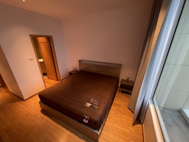 ให้เช่าคอนโด ดิเอ็มไพร์เพลส 2 ห้องนอน เฟอร์นิเจอร์ครบ ใกล้ BTS ช่องนนทรี -ทำเลสาทร-นราธิวาส ใจกลางเมือง ล้อมรอบด้วยออฟฟิศ สำนักงาน- เดินทางสะดวก ทั้ง รถส่วนตัว และ BTS, BRT, รถประจำทาง, Taxi, มอเตอร์ไซค์-ระยะเดิน ห่างจาก Skywalk เชื่อมต่อ BTS ช่องนนทรี เพียง 7-8 นาที-ใกล้ BRT อาคารสงเคราะห์-ใกล้ทางขึ้น-ลงทางด่วนศรีรัศมิ์-รายล้อมด้วยร้านอาหาร ร้านค้า ห้างสรรพสินค้า และสิ่งอำนวยความ